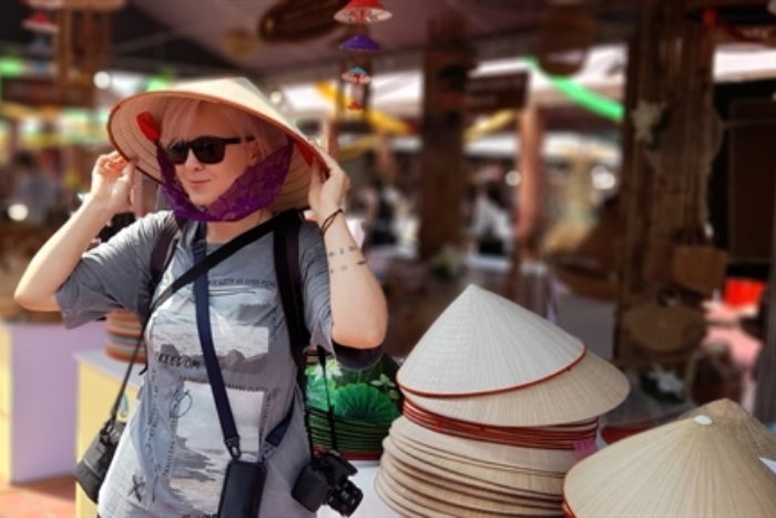 Visit Hanoi traditional village 